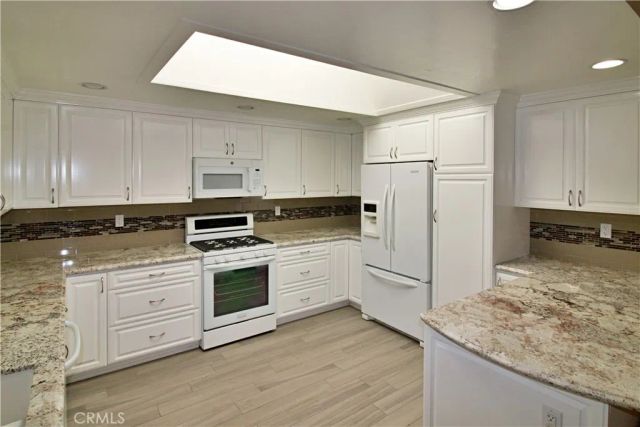 8142 Quakertown, Winnetka, CA 91306