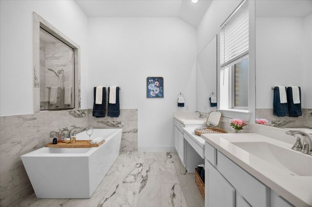 9420 Surveyor Road, Oak Point, TX 75068