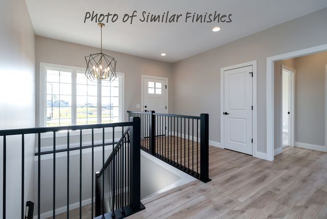 300 N 15th Street, Leclaire, IA 52753