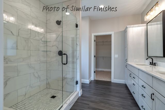 300 N 15th Street, Leclaire, IA 52753