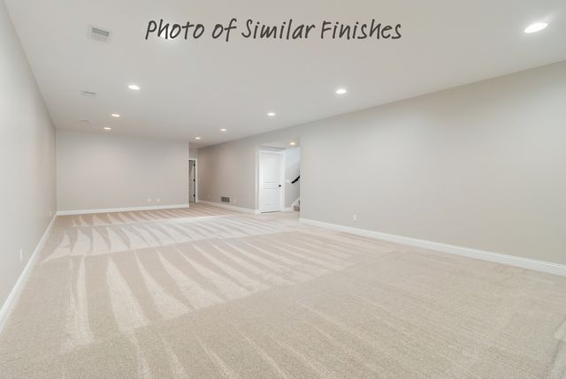 300 N 15th Street, Leclaire, IA 52753