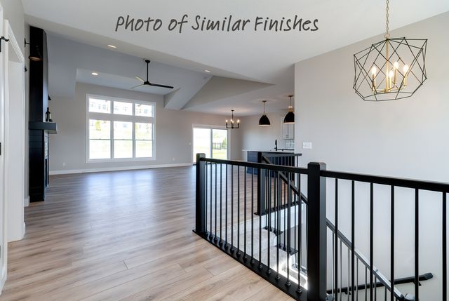 300 N 15th Street, Leclaire, IA 52753
