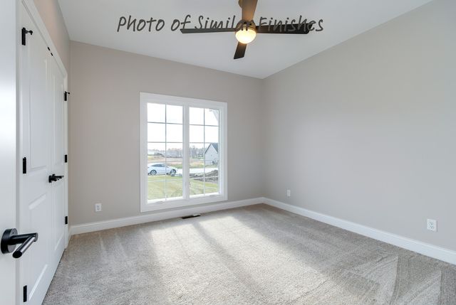 300 N 15th Street, Leclaire, IA 52753