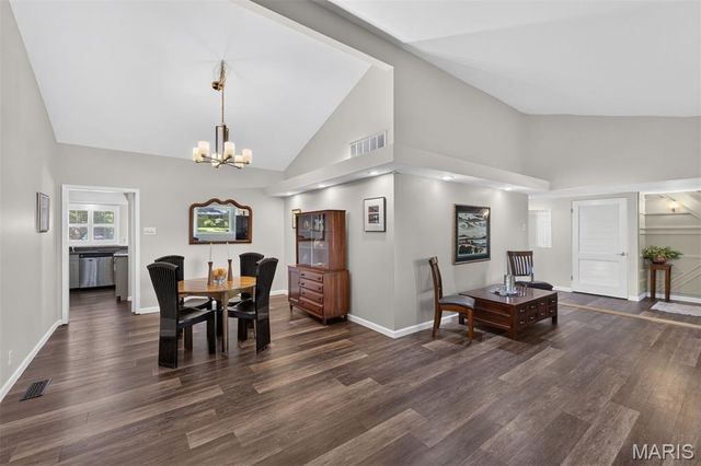 8 Haven View Drive, Creve Coeur, MO 63141