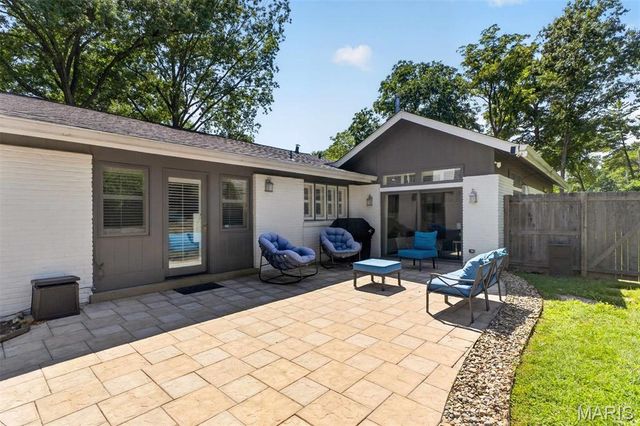 8 Haven View Drive, Creve Coeur, MO 63141