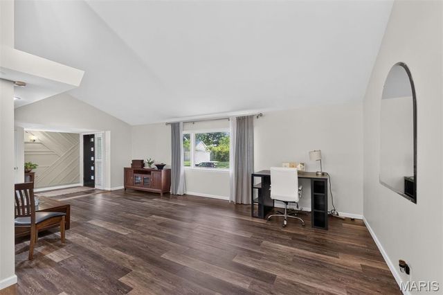 8 Haven View Drive, Creve Coeur, MO 63141