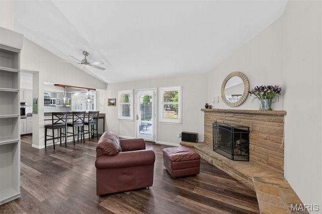 8 Haven View Drive, Creve Coeur, MO 63141