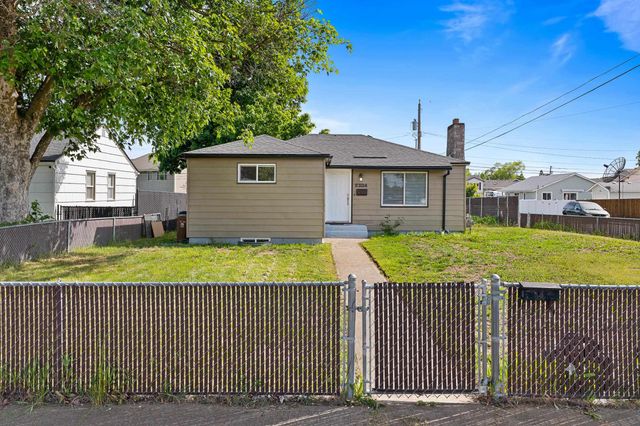 2304 E Rockwell Ave, Spokane, WA 99207