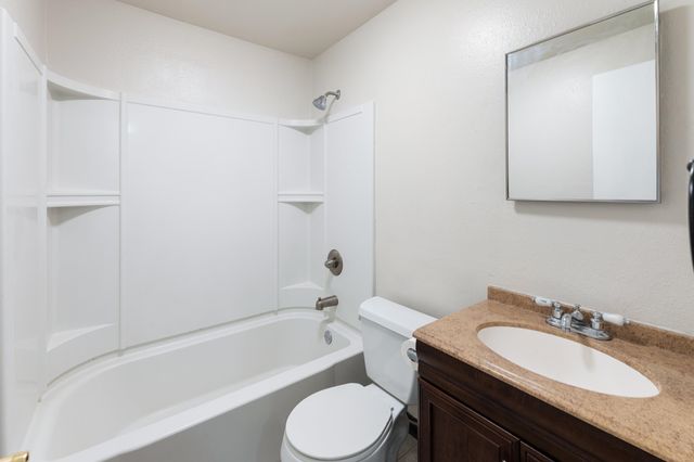 2304 E Rockwell Ave, Spokane, WA 99207