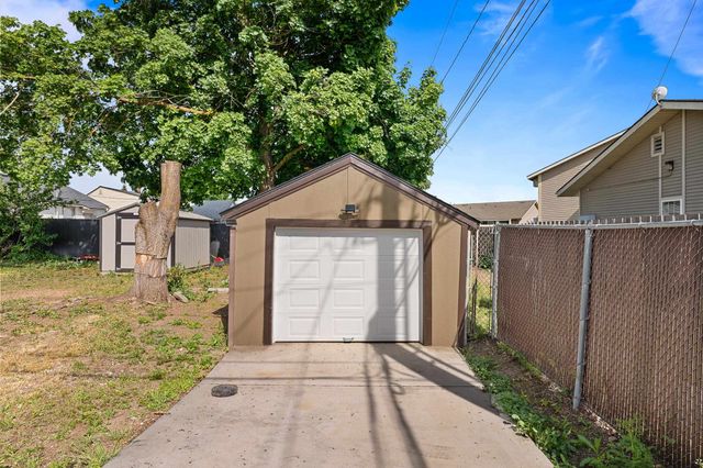 2304 E Rockwell Ave, Spokane, WA 99207