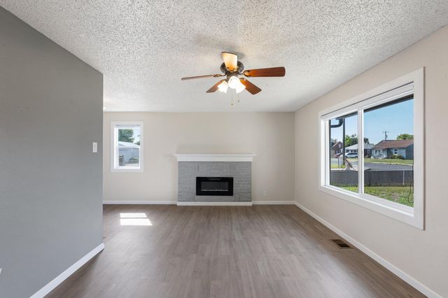 2304 E Rockwell Ave, Spokane, WA 99207