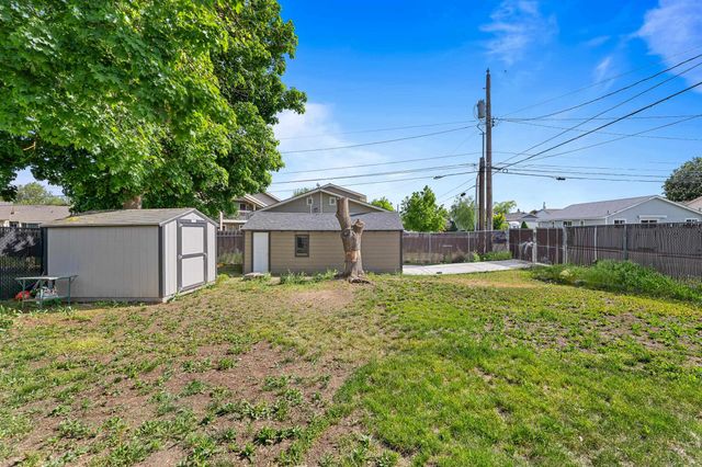 2304 E Rockwell Ave, Spokane, WA 99207