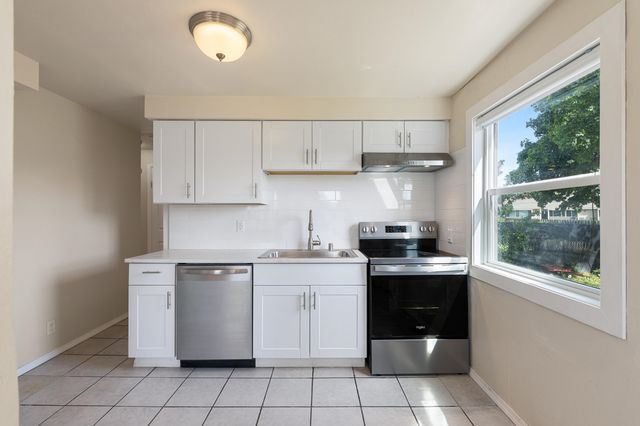 2304 E Rockwell Ave, Spokane, WA 99207