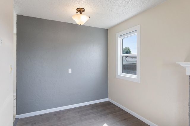 2304 E Rockwell Ave, Spokane, WA 99207
