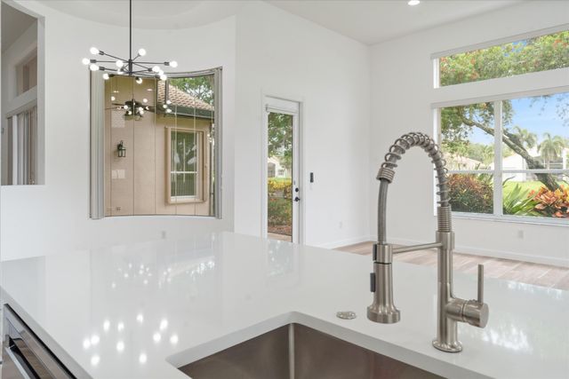 6830 FIJI Circle, Boynton Beach, FL 33437