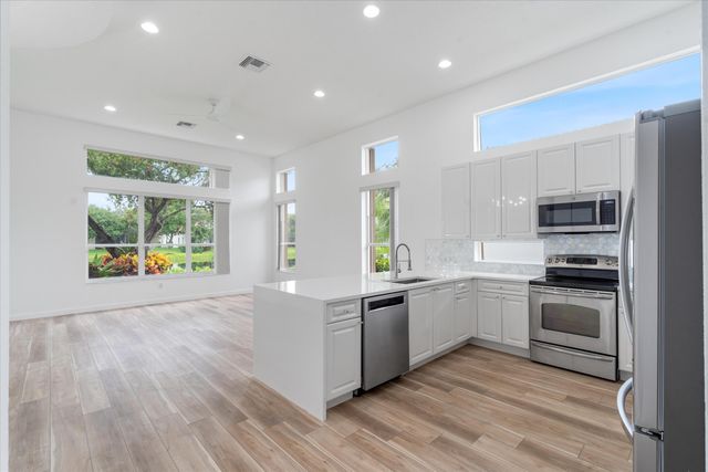 6830 FIJI Circle, Boynton Beach, FL 33437