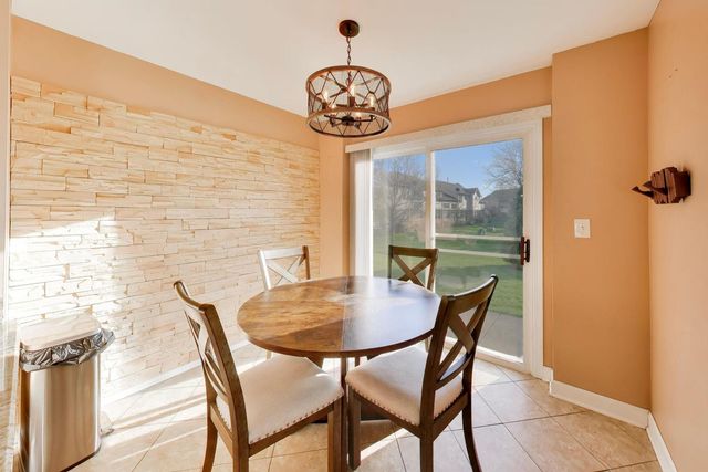 1422 Welland Court 1422, Roselle, IL 60172