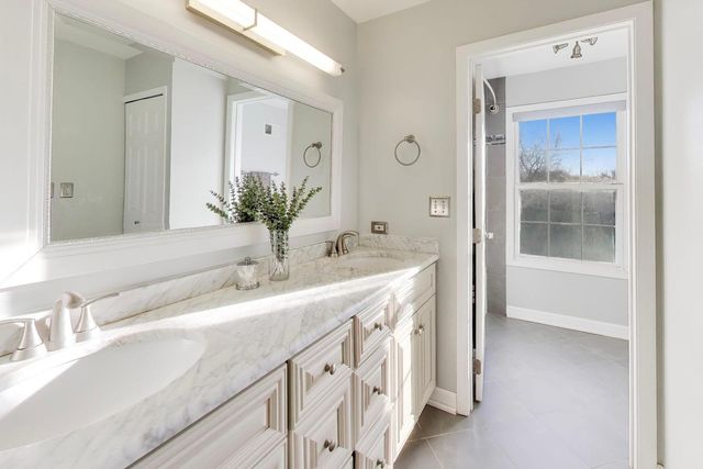 1422 Welland Court 1422, Roselle, IL 60172