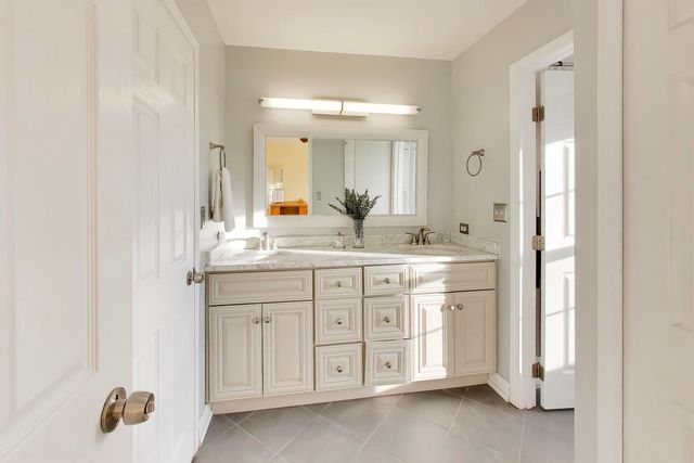 1422 Welland Court 1422, Roselle, IL 60172