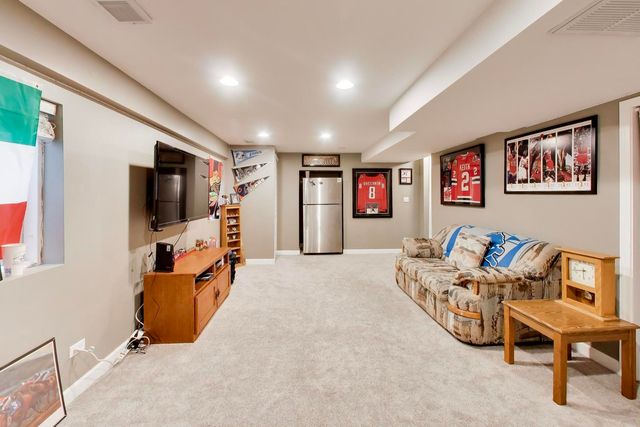 1422 Welland Court 1422, Roselle, IL 60172