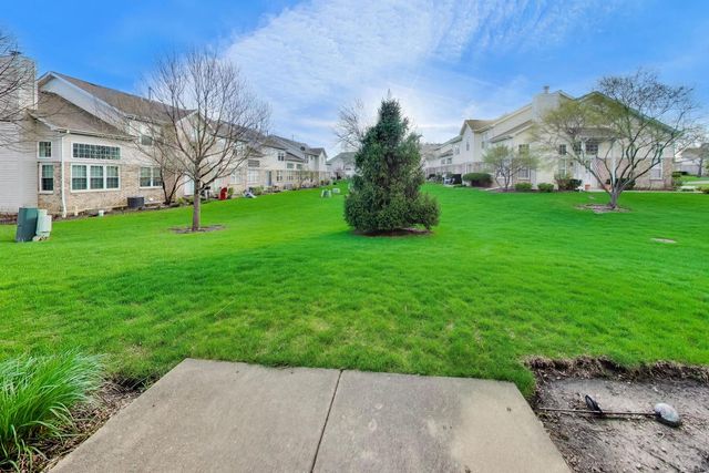 1422 Welland Court 1422, Roselle, IL 60172