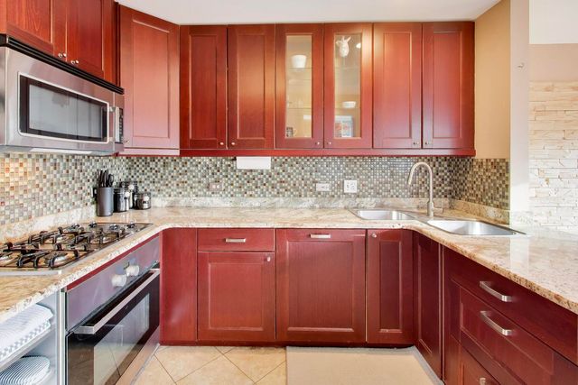 1422 Welland Court 1422, Roselle, IL 60172