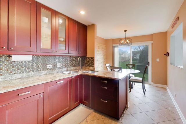 1422 Welland Court 1422, Roselle, IL 60172