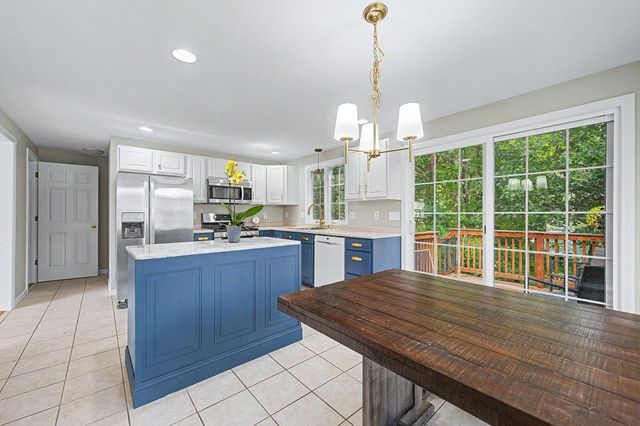 10 Fuller Ave 15, Attleboro, MA 02703