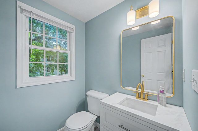 10 Fuller Ave 15, Attleboro, MA 02703