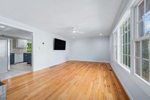 10 Fuller Ave 15, Attleboro, MA 02703