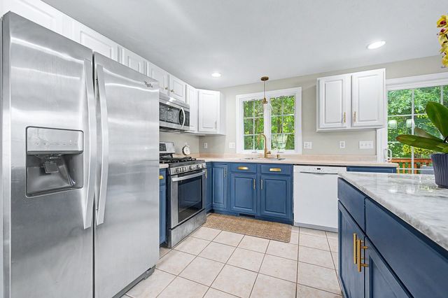 10 Fuller Ave 15, Attleboro, MA 02703