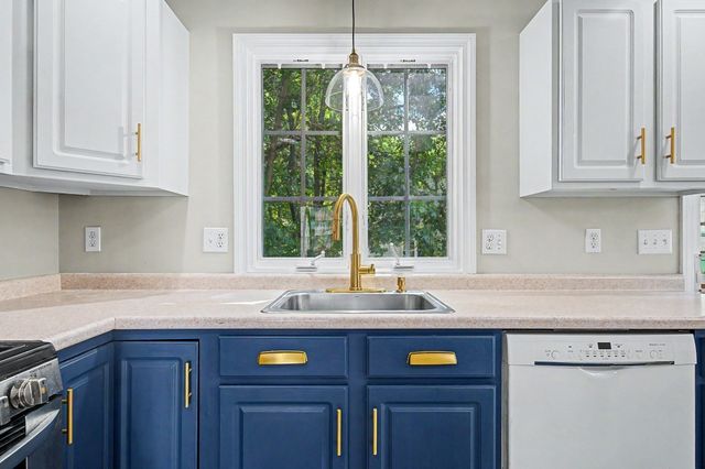 10 Fuller Ave 15, Attleboro, MA 02703