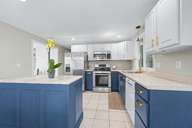10 Fuller Ave 15, Attleboro, MA 02703