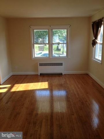 925 CHESTNUT HILL AVE, Baltimore, MD 21218
