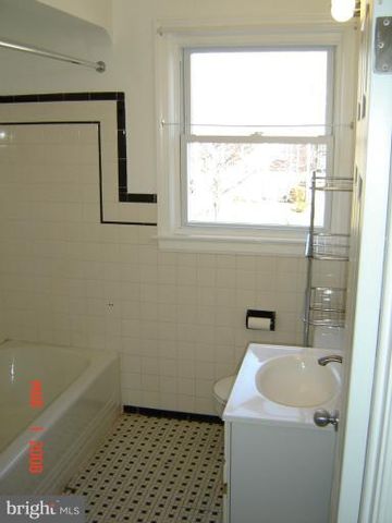 925 CHESTNUT HILL AVE, Baltimore, MD 21218