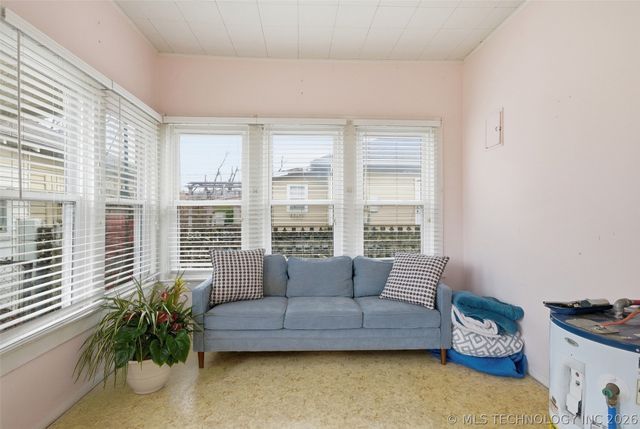 402 E 6th Street, Claremore, OK 74017