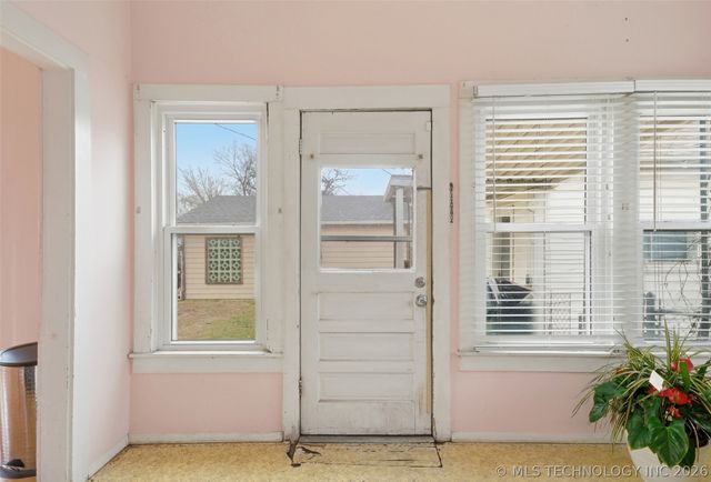 402 E 6th Street, Claremore, OK 74017