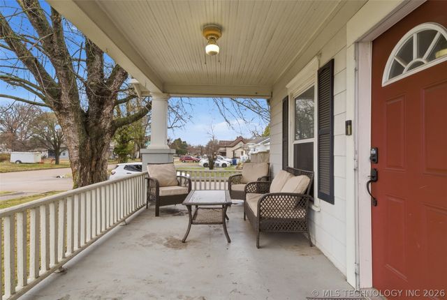 402 E 6th Street, Claremore, OK 74017