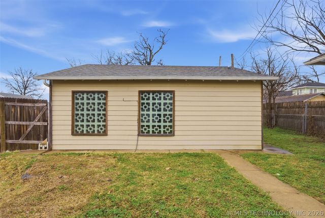 402 E 6th Street, Claremore, OK 74017