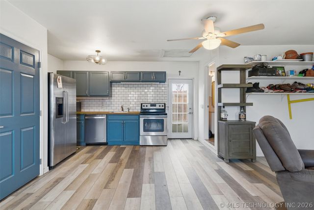 402 E 6th Street, Claremore, OK 74017