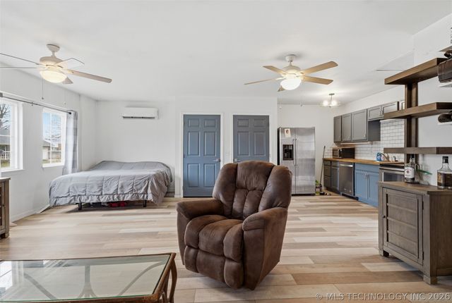 402 E 6th Street, Claremore, OK 74017