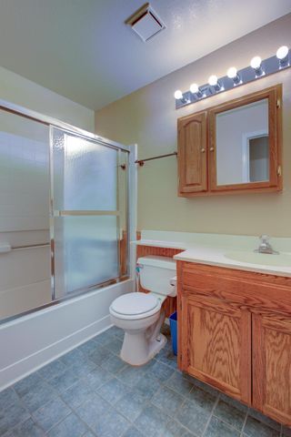 6054 Kasper Dr, Riverbank, CA 95367