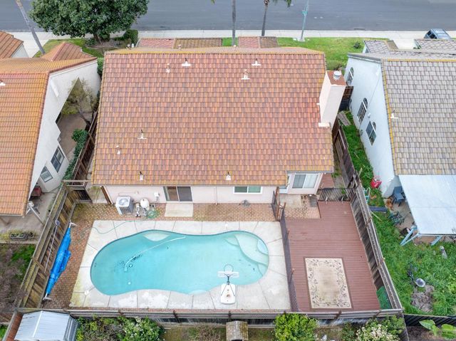 6054 Kasper Dr, Riverbank, CA 95367