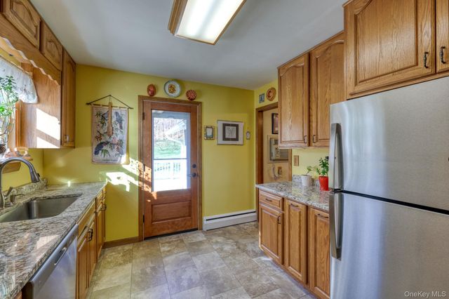 17 Homer Place, Poughkeepsie, NY 12603