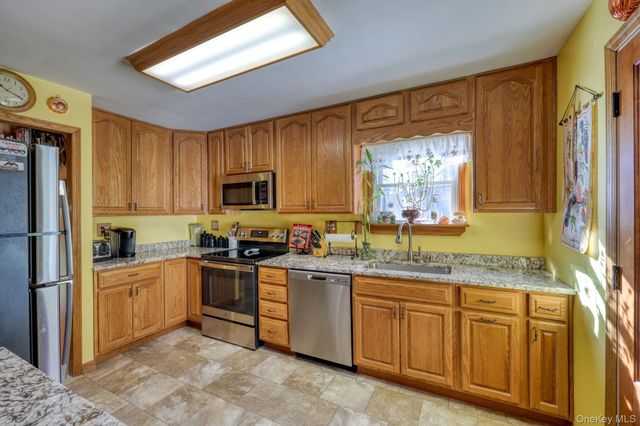 17 Homer Place, Poughkeepsie, NY 12603