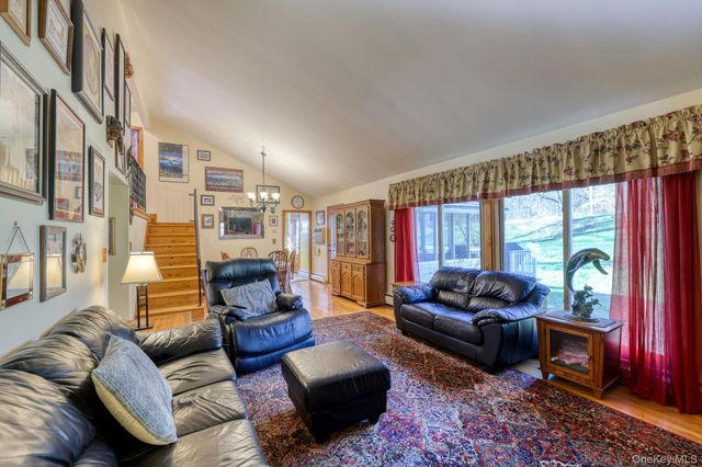 17 Homer Place, Poughkeepsie, NY 12603