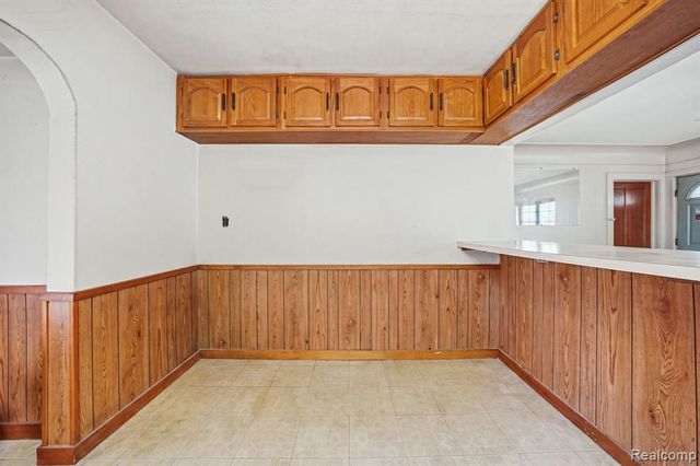 21946 Hayes Avenue, Eastpointe, MI 48021