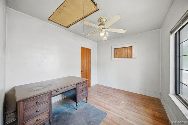 21946 Hayes Avenue, Eastpointe, MI 48021