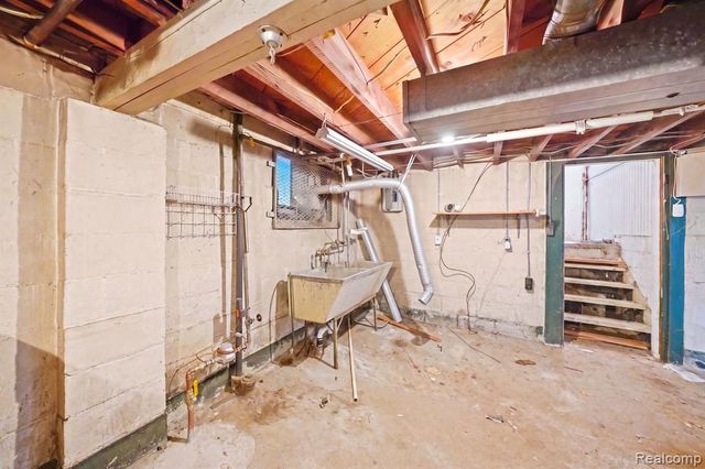 21946 Hayes Avenue, Eastpointe, MI 48021