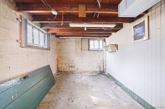 21946 Hayes Avenue, Eastpointe, MI 48021
